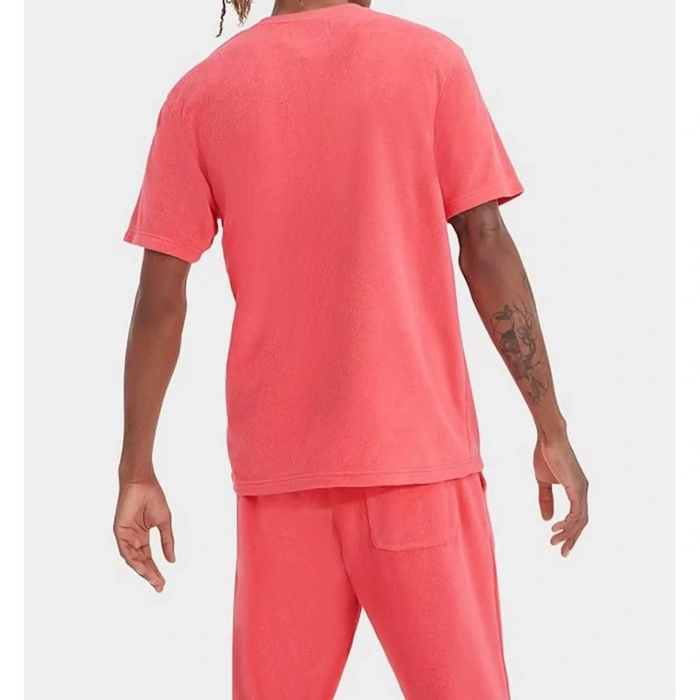 UGG Men’s Mathew Crew Neck Unisex Salmon Short Sleeve Top Size Medium NWT - Picture 3 of 12